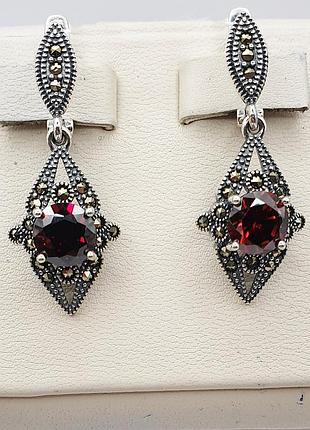 Сережки серебряные с гранатом 8,77 г