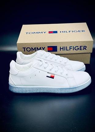 Чоловічі літні кросівки томі хелфігер tommy hilfiger білі зі стильною підошвою