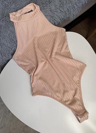 Персикове боді prettylittlething