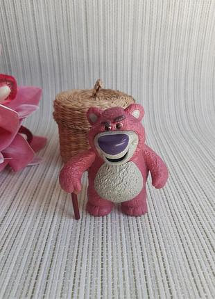 Коллекционная фигурка персонажа лотсо (lots-o’-huggin' bear) из мультфильма disney/pixar "история игрушек 3".