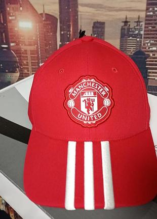 Бейсболка adidas manchester united fc three stripe (red)  арт:iy0441.розмір — osfm (one size fits most — універсальний дорослий).в'єтнам оригінал
