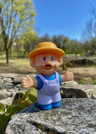 Фермер чоловічок іграшкова фігурка little people (fisher-price) трактор фермера розвивальна іграшка інтерактивна kiddieland