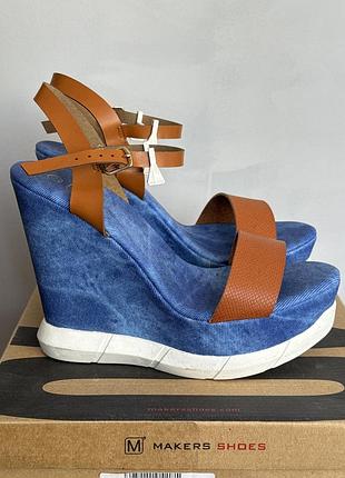 Стильні жіночі босоніжки на платформі від makers shoes