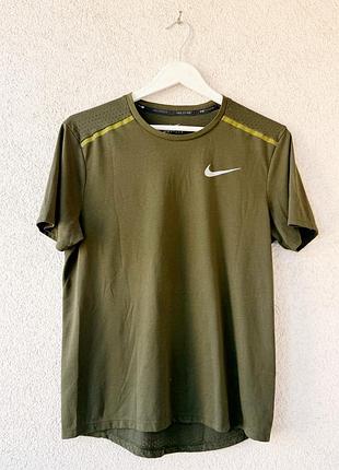 Мужская спортивная футболка nike dri-fit
