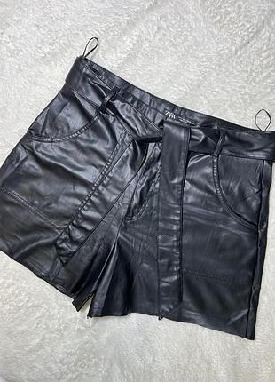 Шкіряні чорні шорти zara з поясом 40/m