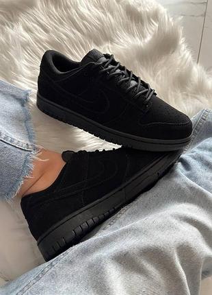 Nike sb dunk triple black 3