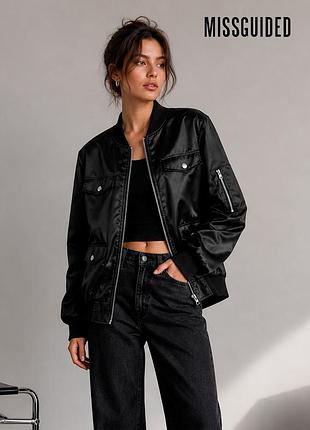 Новий чорний сатиновий бомбер куртка оверсайз missguided