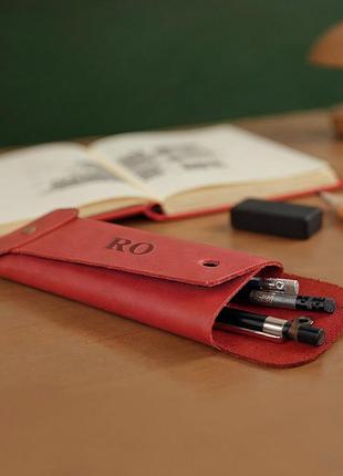 Кожаный пенал для карандашей, ручек и кистей с персонализацией красный