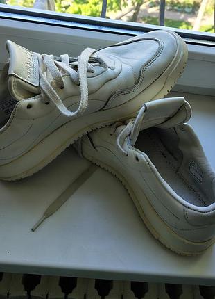 Продам кроссовки adidas