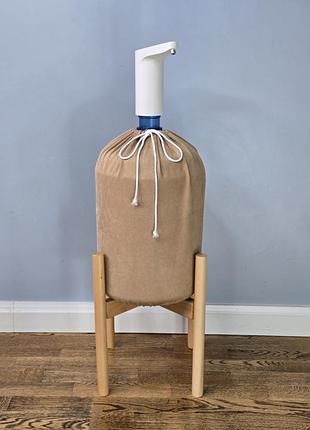 Подставка под бутыль покрытая лаком 19 л + чехол песочного оттенка wooddecor