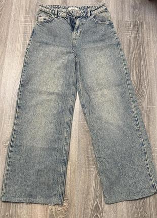 Джинси stradivarius,34 розмір ,прямі широкі