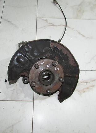 Ліва передня цапфа ступиця 5/114.3 2.2 toyota avensis t25 2003-2008