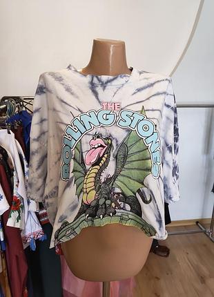 Укороченная футболка h&amp;m divided с тай-дай принтом и графикой rolling stones