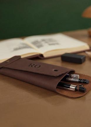 Кожаный пенал для карандашей, ручек и кистей с персонализацией темно-коричневый