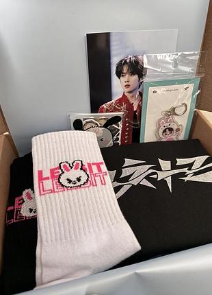 Бокс "stray kids" подарочный leebit