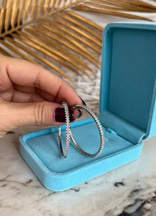 Серьги кольца измельчения с цирконами