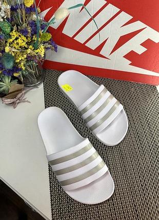 Оригинальные шлепанцы adidas