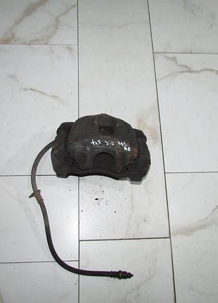 Правий передній супорт toyota avensis t25 2003-2008