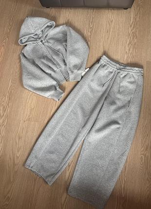 Спортивний костюм в стилі wang