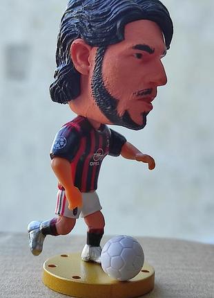 Фигурка знаменитого футболиста gattuso