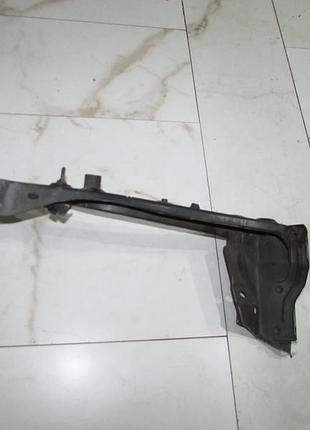 Реснічка кронштейн правої фари toyota avensis t25 2003-2008