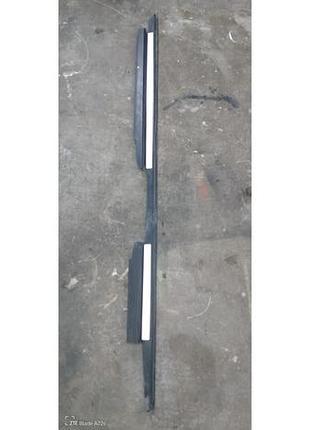 Накладка (молодінг) порога зовнішня права audi a6c5/s6/avant quattro, 4b0853492a