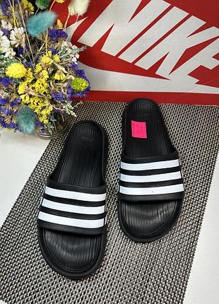 Оригинальные шлепанцы adidas