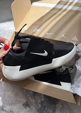 Nike кросівки жіночі