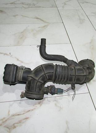 Патрубок впускного колектора 2.0 бенз toyota avensis t25 2003-2008