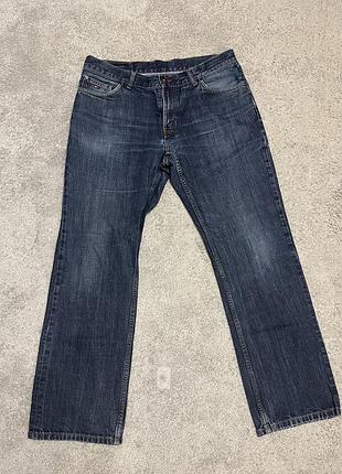 Вінтажні джинси tommy hilfiger mercer 36/32. темно-синього кольору
