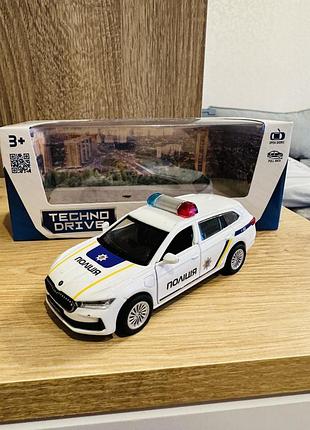 Автомодель technodrive skoda superb combi iv поліція
