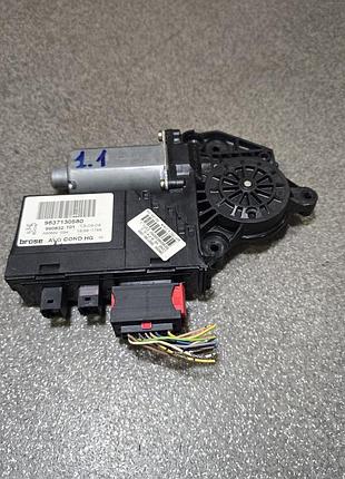 Моторчик стеклоподъемника передней левой двери peugeot 307 9637130580 0130821767