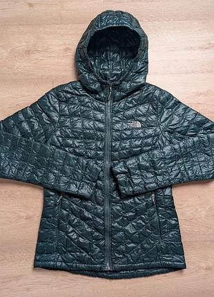The north face thermoball hoodie женская куртка m темно-зеленая