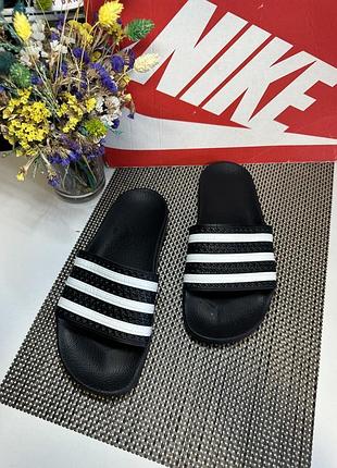 Оригинальные шлепанцы adidas
