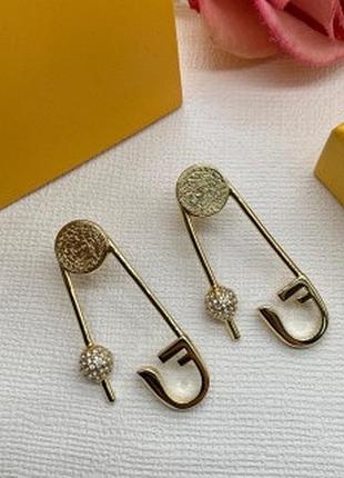 Сережки фенді × версаче safety pin люкс якість