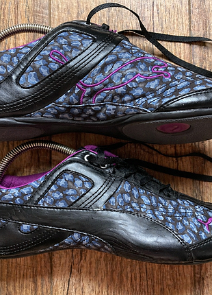 Женские кроссовки puma — черные с леопардовым принтом и фиолетовыми акцентами