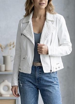 Джинсова куртка косуха guess з мереживом (оригінал)