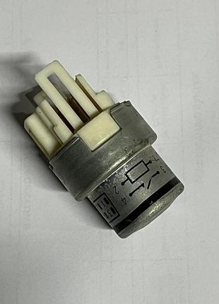 Реле автомобильное denso.