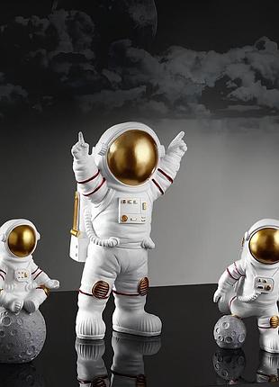 Статуетка астронавт resteq - інтер'єрна фігурка космонавта 10 см для декору дому та офісу for home