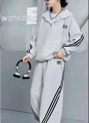 Спортивный костюм адидас
