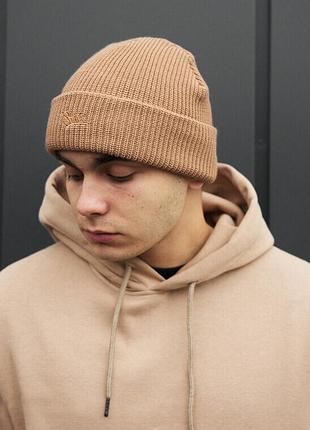 Брендированная бежевая шапка staff 14 beige logo