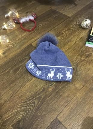 Шапка з помпоном