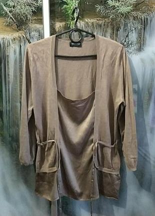 Жіноча кофтинка