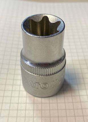 Насадка торцева головка torx 1/2 e18 yato