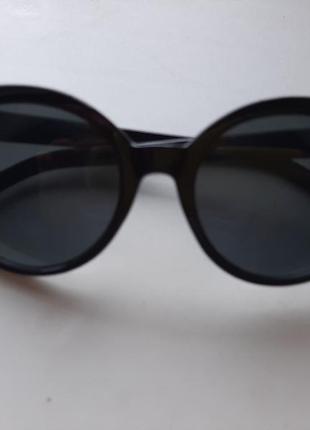 Очки солнцезащитные