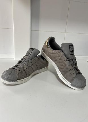 Superstar adidas кросівки сірі замшеві