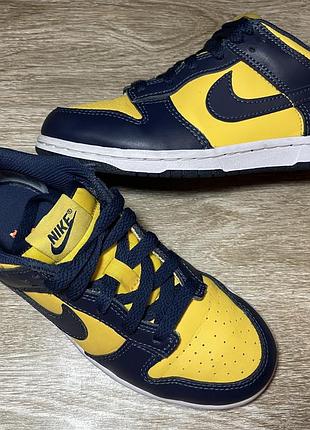 Шкіряні кросівки nike  р. 33,5