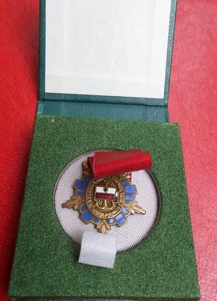 Польща почесний знак "заслужений морський працівник" в футлярі №013