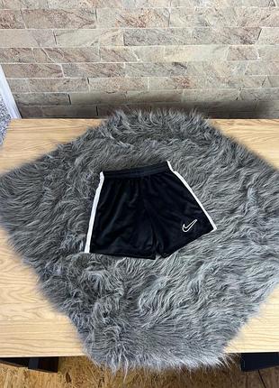 Шортики nike