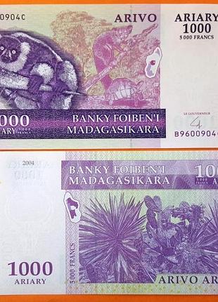 Банкнота мадагаскар 1000 ариари 5000 франков 2004 г unc
